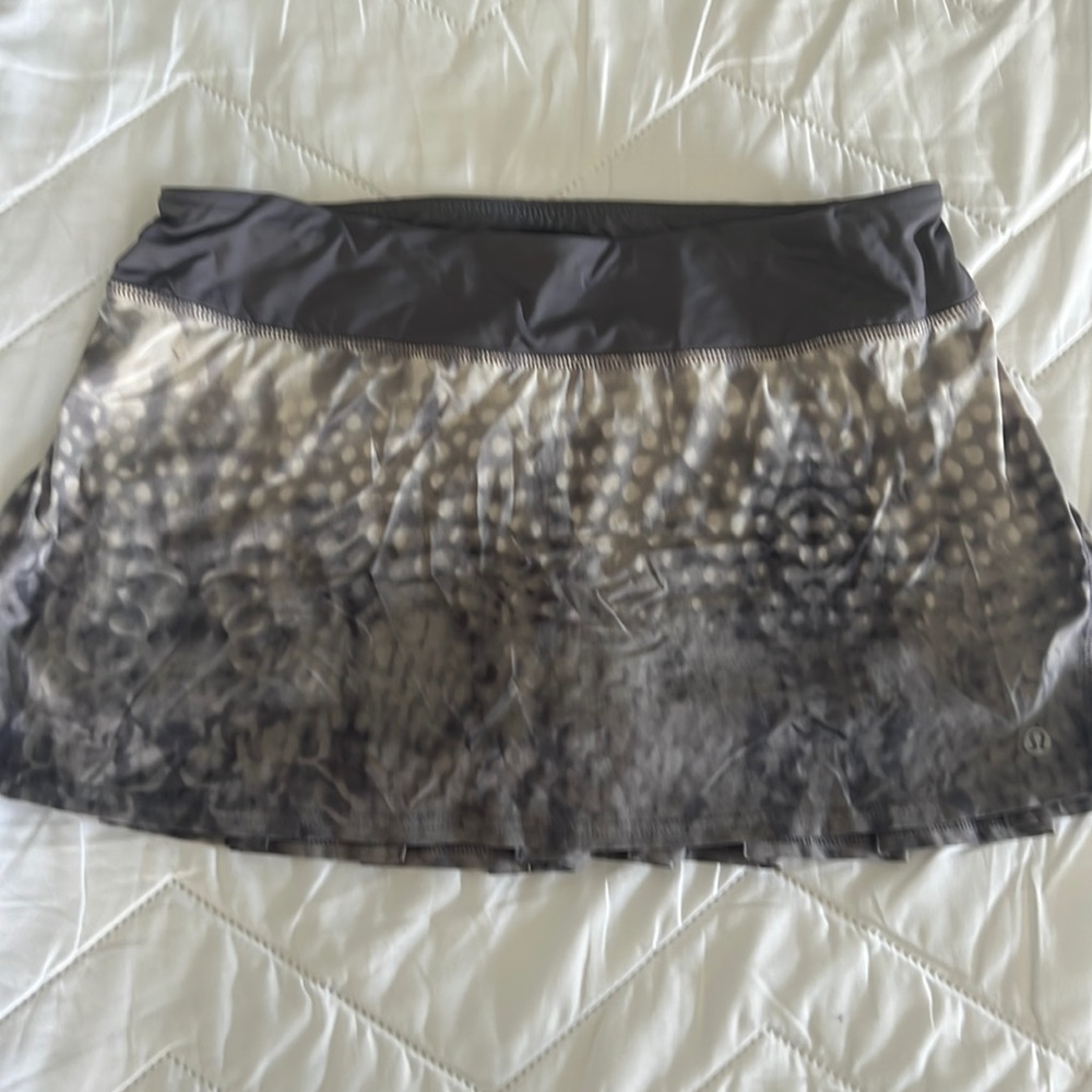 Lululemon size 8 Run Skirt